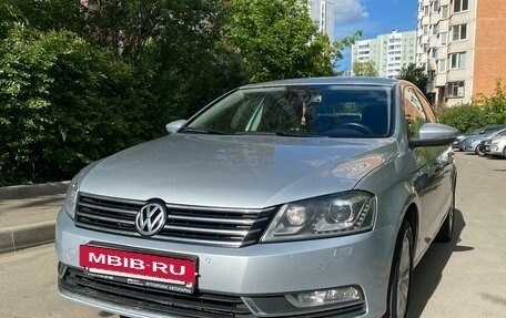 Volkswagen Passat B7, 2013 год, 1 395 000 рублей, 2 фотография