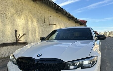 BMW 3 серия, 2019 год, 3 950 000 рублей, 2 фотография