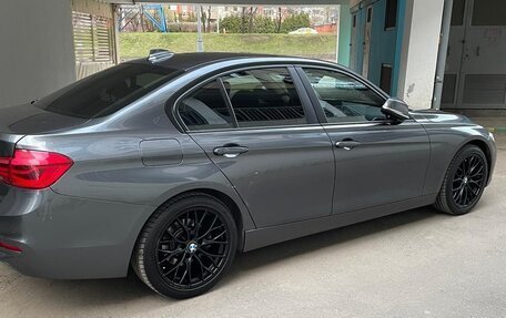 BMW 3 серия, 2018 год, 2 500 000 рублей, 3 фотография