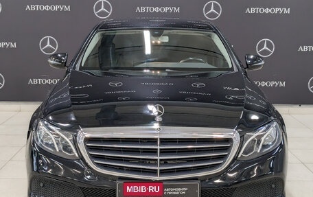 Mercedes-Benz E-Класс, 2018 год, 2 400 000 рублей, 2 фотография