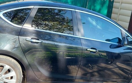 Opel Astra J, 2013 год, 930 000 рублей, 2 фотография