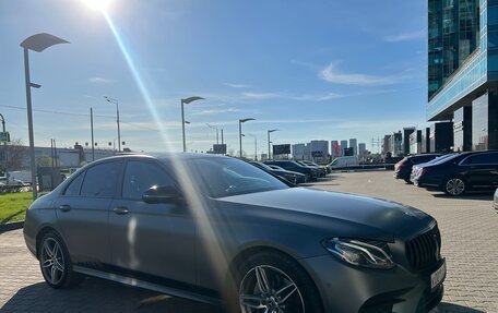Mercedes-Benz E-Класс, 2019 год, 3 790 000 рублей, 2 фотография