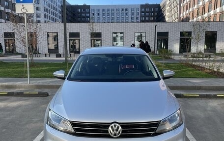 Volkswagen Jetta VI, 2016 год, 1 650 000 рублей, 2 фотография
