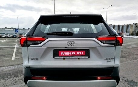 Toyota RAV4, 2023 год, 4 500 000 рублей, 6 фотография