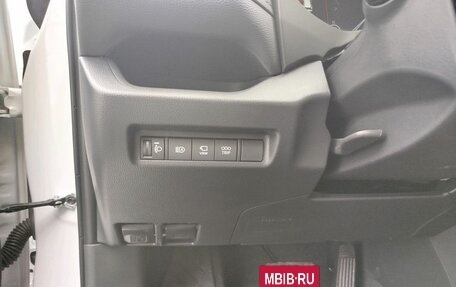 Toyota RAV4, 2023 год, 4 500 000 рублей, 12 фотография