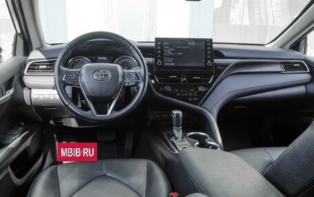 Toyota Camry, 2021 год, 3 649 000 рублей, 6 фотография