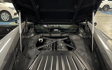 Lamborghini Huracán, 2017 год, 26 100 000 рублей, 10 фотография