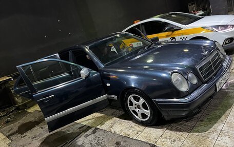 Mercedes-Benz E-Класс, 1999 год, 296 000 рублей, 5 фотография