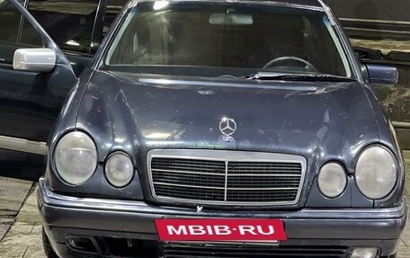 Mercedes-Benz E-Класс, 1999 год, 296 000 рублей, 3 фотография