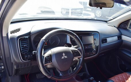 Mitsubishi Outlander III рестайлинг 3, 2013 год, 1 647 000 рублей, 13 фотография
