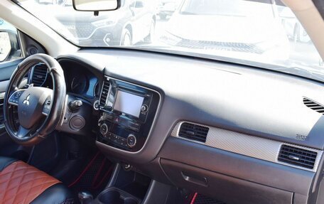 Mitsubishi Outlander III рестайлинг 3, 2013 год, 1 647 000 рублей, 14 фотография