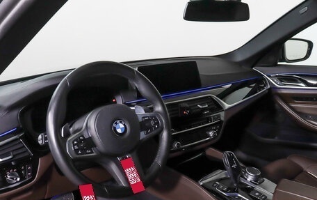 BMW 5 серия, 2019 год, 4 850 000 рублей, 16 фотография