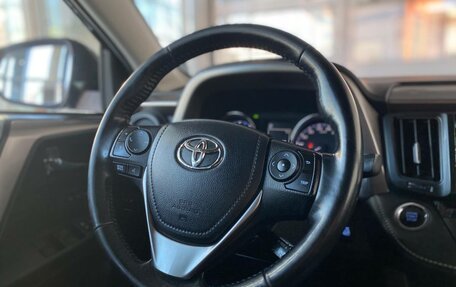 Toyota RAV4, 2017 год, 2 800 000 рублей, 12 фотография