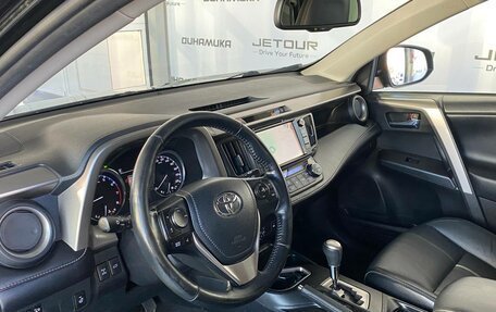 Toyota RAV4, 2017 год, 2 800 000 рублей, 10 фотография