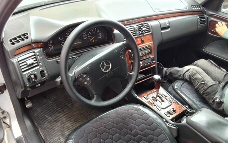 Mercedes-Benz E-Класс, 1999 год, 685 000 рублей, 9 фотография
