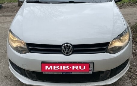 Volkswagen Polo VI (EU Market), 2011 год, 660 000 рублей, 2 фотография