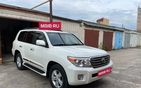 Toyota Land Cruiser 200, 2014 год, 5 700 000 рублей, 2 фотография