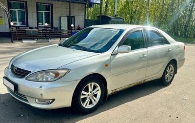 Toyota Camry V40, 2003 год, 690 000 рублей, 1 фотография