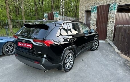 Toyota RAV4, 2021 год, 4 800 000 рублей, 4 фотография