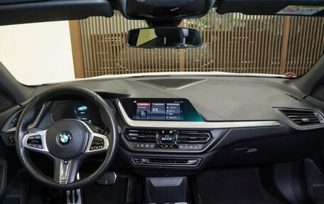 BMW 1 серия, 2020 год, 3 100 000 рублей, 12 фотография
