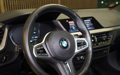 BMW 1 серия, 2020 год, 3 100 000 рублей, 23 фотография