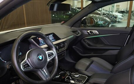 BMW 1 серия, 2020 год, 3 100 000 рублей, 22 фотография