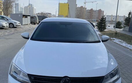 Volkswagen Jetta VI, 2016 год, 1 370 000 рублей, 3 фотография