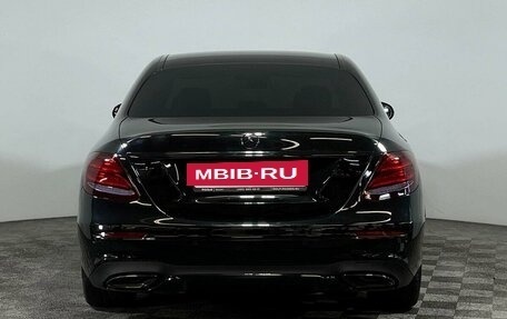 Mercedes-Benz E-Класс, 2016 год, 3 880 000 рублей, 6 фотография