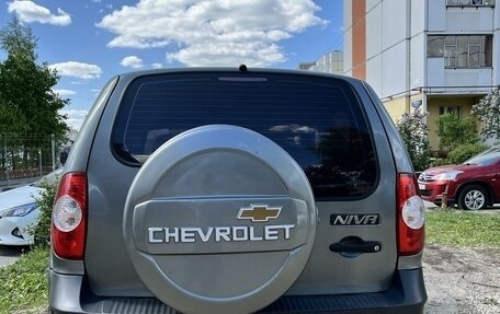Chevrolet Niva I рестайлинг, 2012 год, 675 000 рублей, 3 фотография