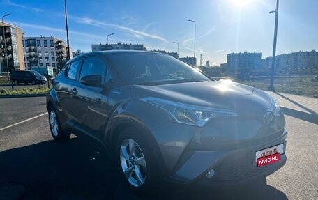Toyota C-HR I рестайлинг, 2018 год, 2 720 000 рублей, 2 фотография