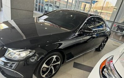 Mercedes-Benz E-Класс, 2019 год, 3 500 000 рублей, 1 фотография