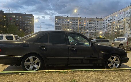 Mercedes-Benz E-Класс, 1999 год, 480 000 рублей, 2 фотография