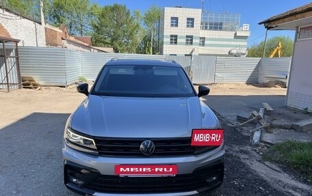 Volkswagen Tiguan II, 2018 год, 3 120 000 рублей, 2 фотография
