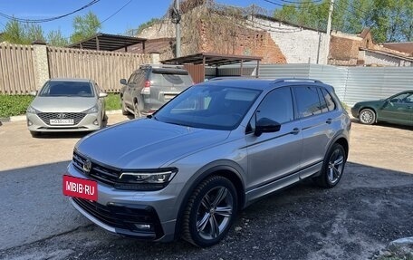 Volkswagen Tiguan II, 2018 год, 3 120 000 рублей, 3 фотография