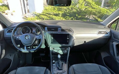 Volkswagen Tiguan II, 2018 год, 3 300 000 рублей, 8 фотография