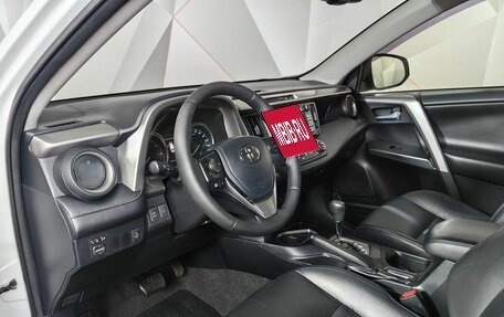 Toyota RAV4, 2016 год, 2 398 000 рублей, 14 фотография