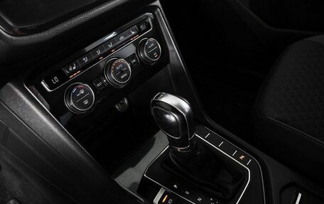 Volkswagen Tiguan II, 2017 год, 1 950 000 рублей, 5 фотография