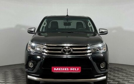Toyota Hilux VIII, 2017 год, 4 090 000 рублей, 2 фотография