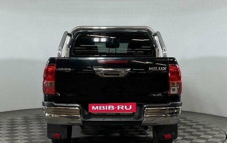 Toyota Hilux VIII, 2017 год, 4 090 000 рублей, 6 фотография