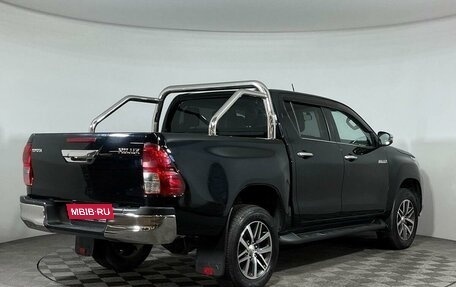 Toyota Hilux VIII, 2017 год, 4 090 000 рублей, 5 фотография