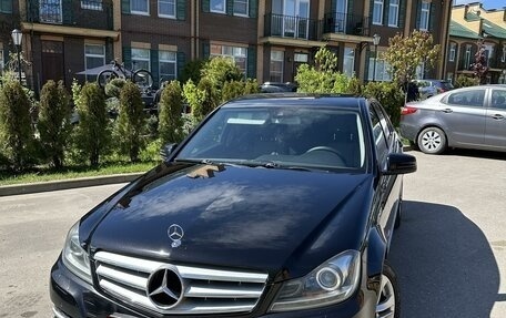 Mercedes-Benz C-Класс, 2011 год, 1 400 000 рублей, 2 фотография