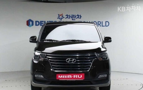Hyundai Grand Starex Grand Starex I рестайлинг 2, 2020 год, 3 090 000 рублей, 3 фотография