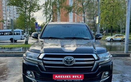 Toyota Land Cruiser 200, 2019 год, 9 150 000 рублей, 3 фотография
