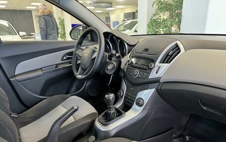 Chevrolet Cruze II, 2013 год, 800 000 рублей, 9 фотография