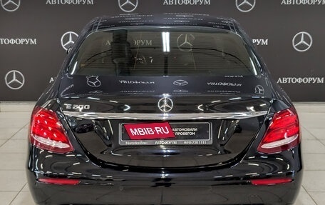 Mercedes-Benz E-Класс, 2018 год, 2 600 000 рублей, 6 фотография