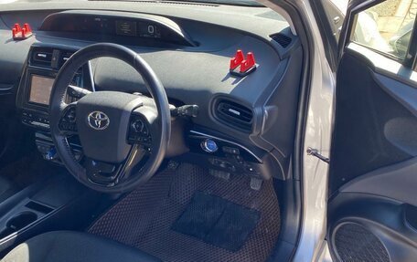 Toyota Prius IV XW50, 2019 год, 2 150 000 рублей, 11 фотография