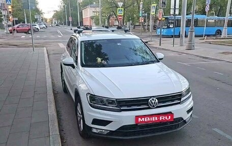 Volkswagen Tiguan II, 2017 год, 2 100 000 рублей, 2 фотография