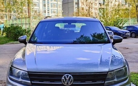 Volkswagen Tiguan II, 2020 год, 2 400 000 рублей, 2 фотография