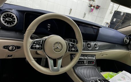 Mercedes-Benz E-Класс, 2019 год, 3 750 000 рублей, 7 фотография