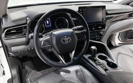 Toyota Camry, 2021 год, 3 599 000 рублей, 12 фотография